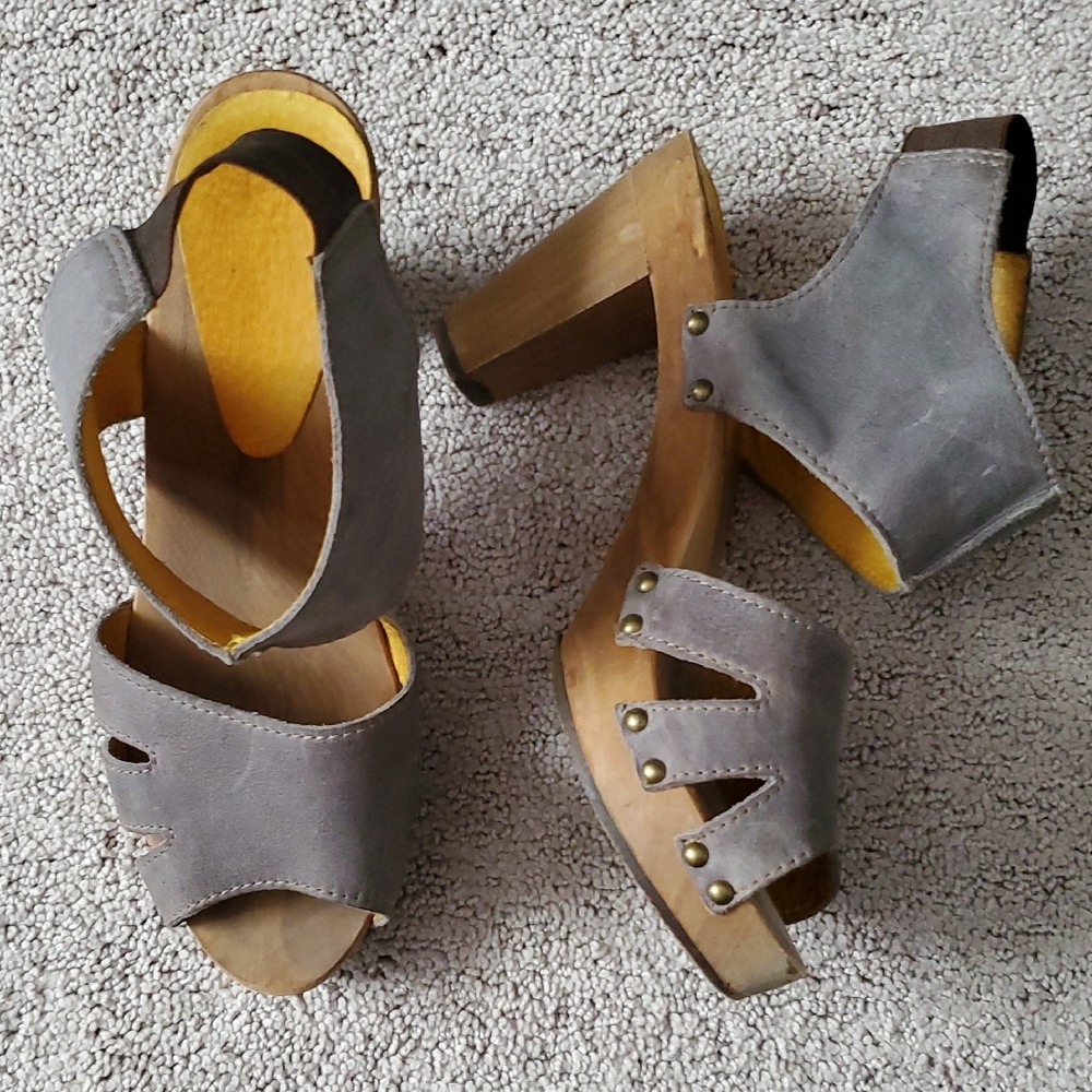 Leather and Wood Heeled Sandals